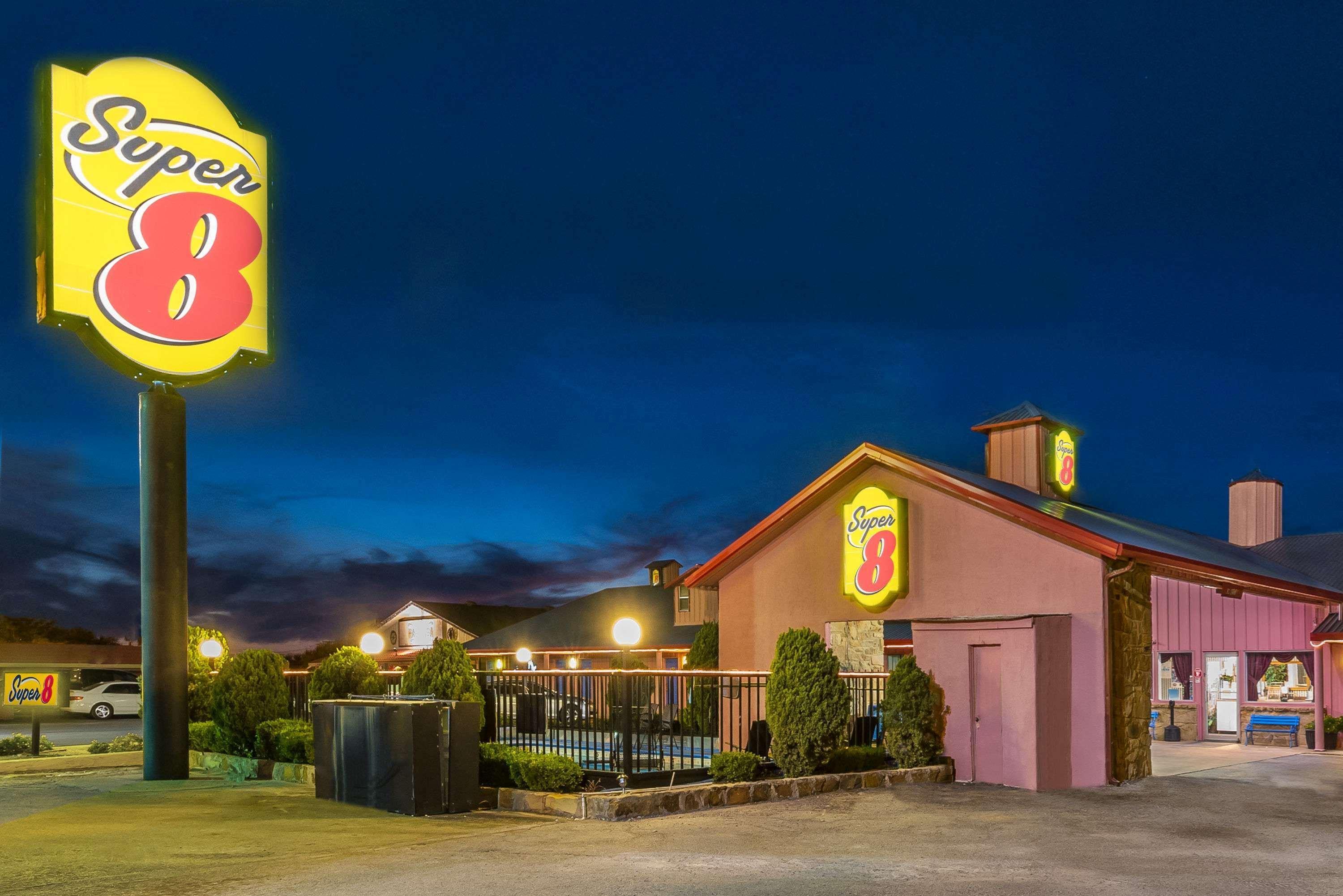 Hotel Super 8 By Wyndham Eastland Esterno foto