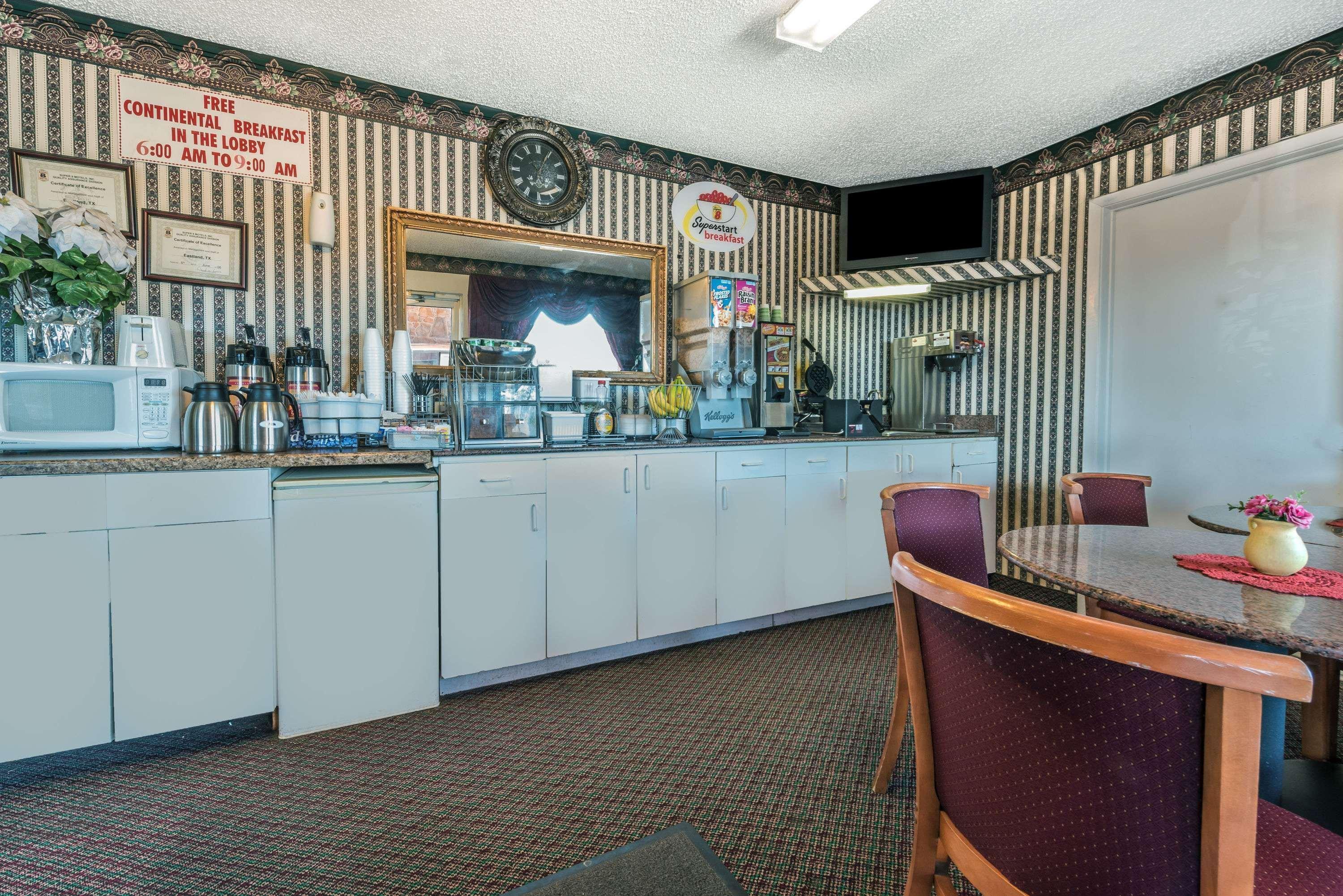 Hotel Super 8 By Wyndham Eastland Esterno foto